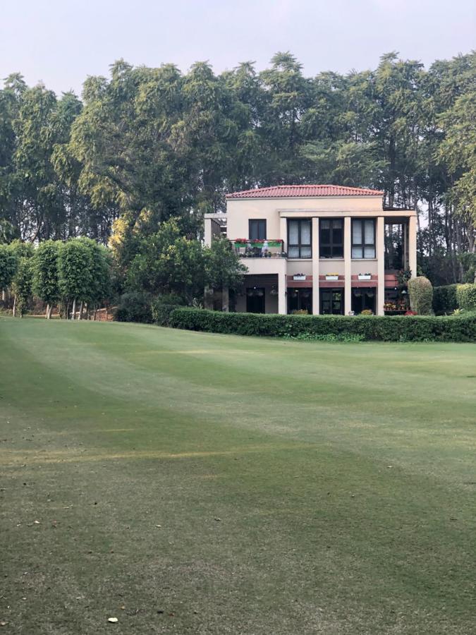 Villa At Tarudhan Valley Golf Resort Манесар Экстерьер фото